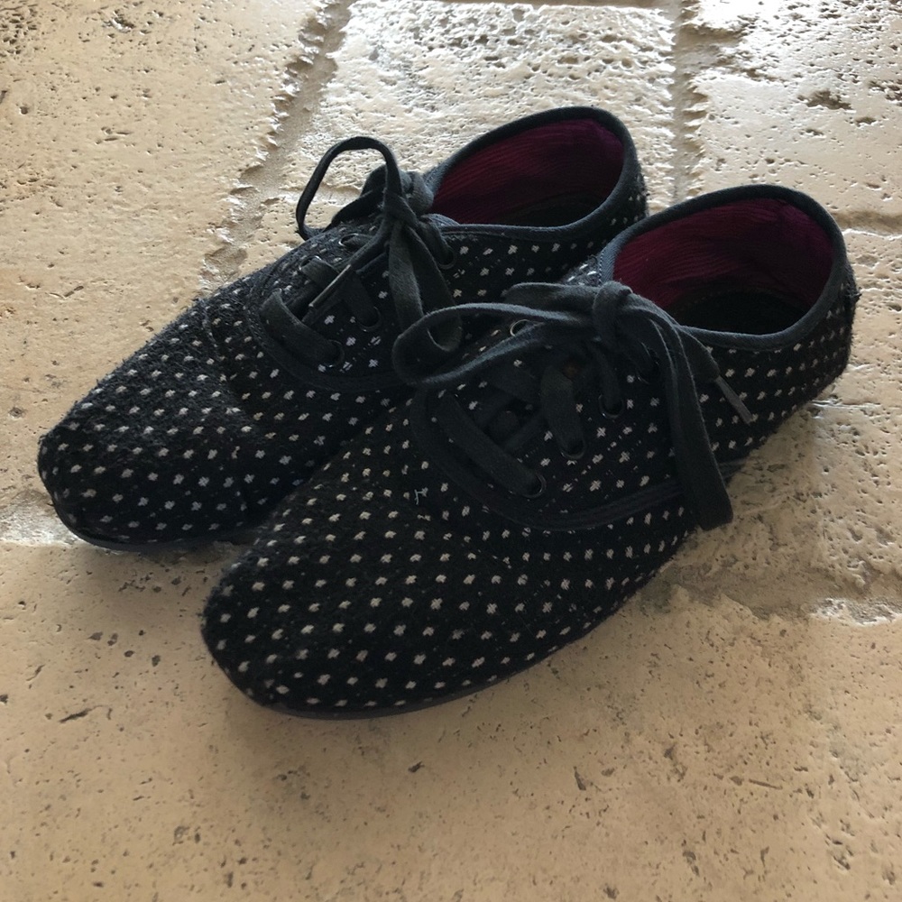TOMS Sneakers